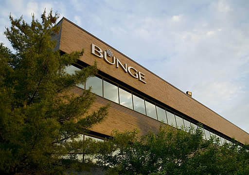 L’entreprise déplace son siège social de New York à Saint-Louis, dans le Missouri, un endroit plus stratégique.